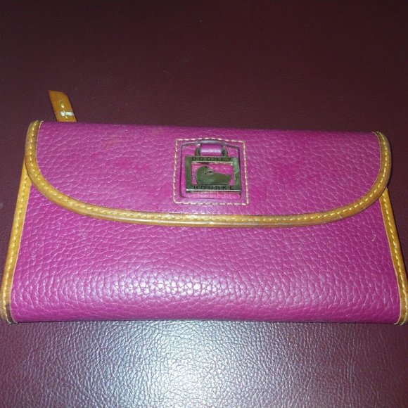 ❤️DOONEY & BOURKE Rose Leather Full Size Wallet Clutch with Hanging FOB - Picture 1 of 6